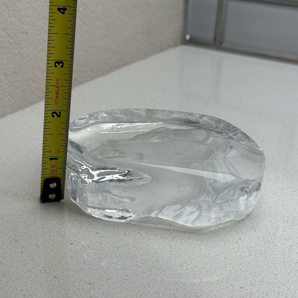 Vintage Crystal Etched Glass Lion Head Heavy Paper Weight - Picture 12 of 12